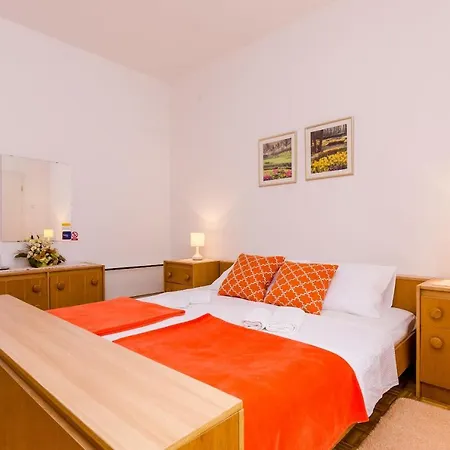 Casa de hóspedes Batina 3*