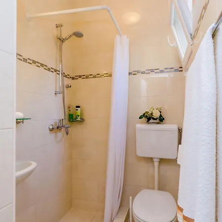 룸스 바티나 게스트하우스