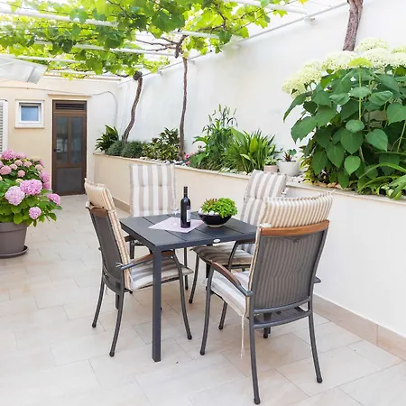 Batina Guest house 3*
