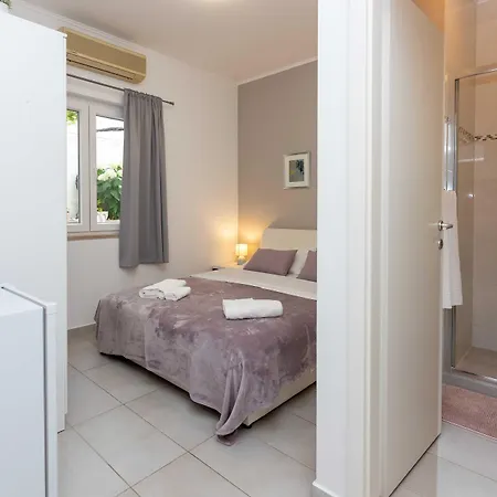 Guest house Batina 3*