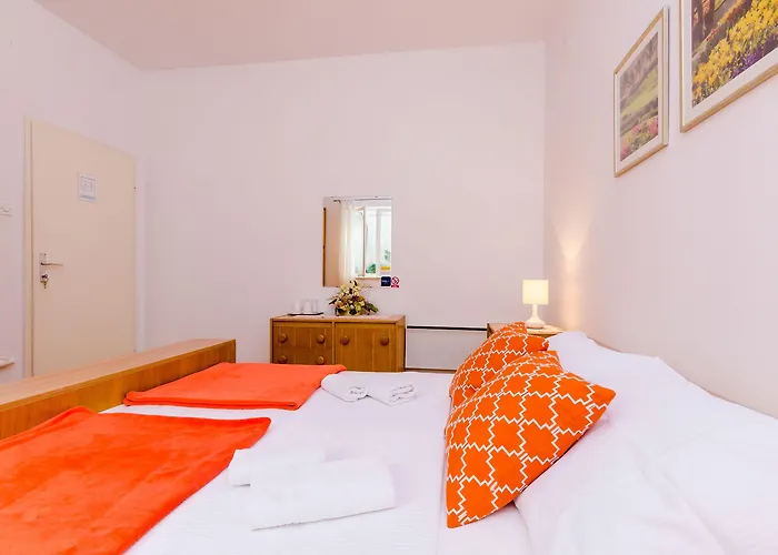 巴蒂纳酒店 招待所